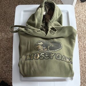 Mossy Oak Olive Green Pullover